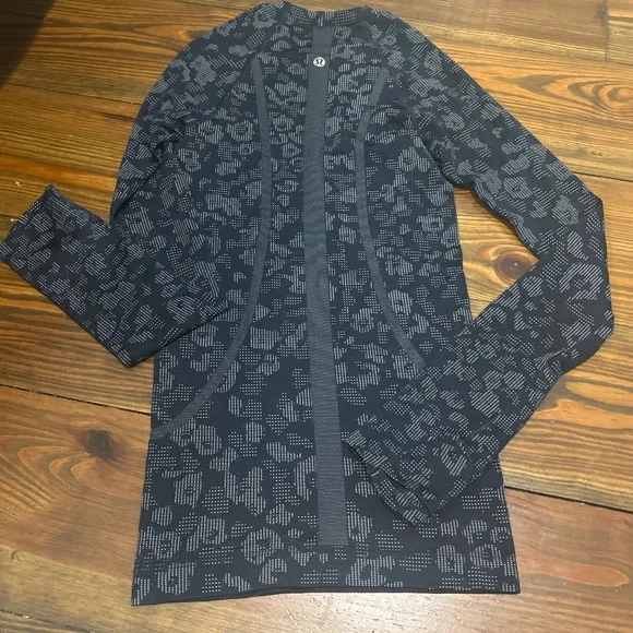 Lululemon Swiftly Tech Long-Sleeve Shirt size 0 navy - Picture 2 of 4